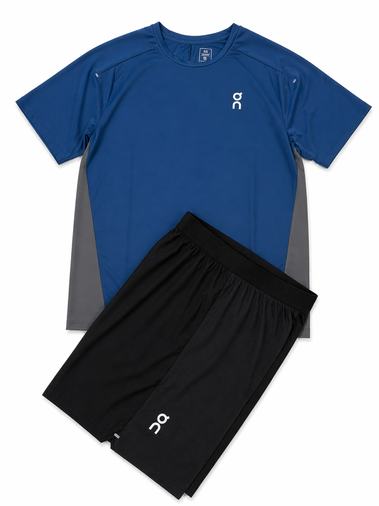 ENSEMBLE SHORT/t-shirt...