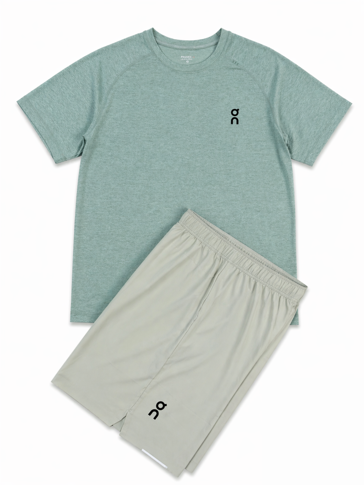 ENSEMBLE SHORT/t-shirt...