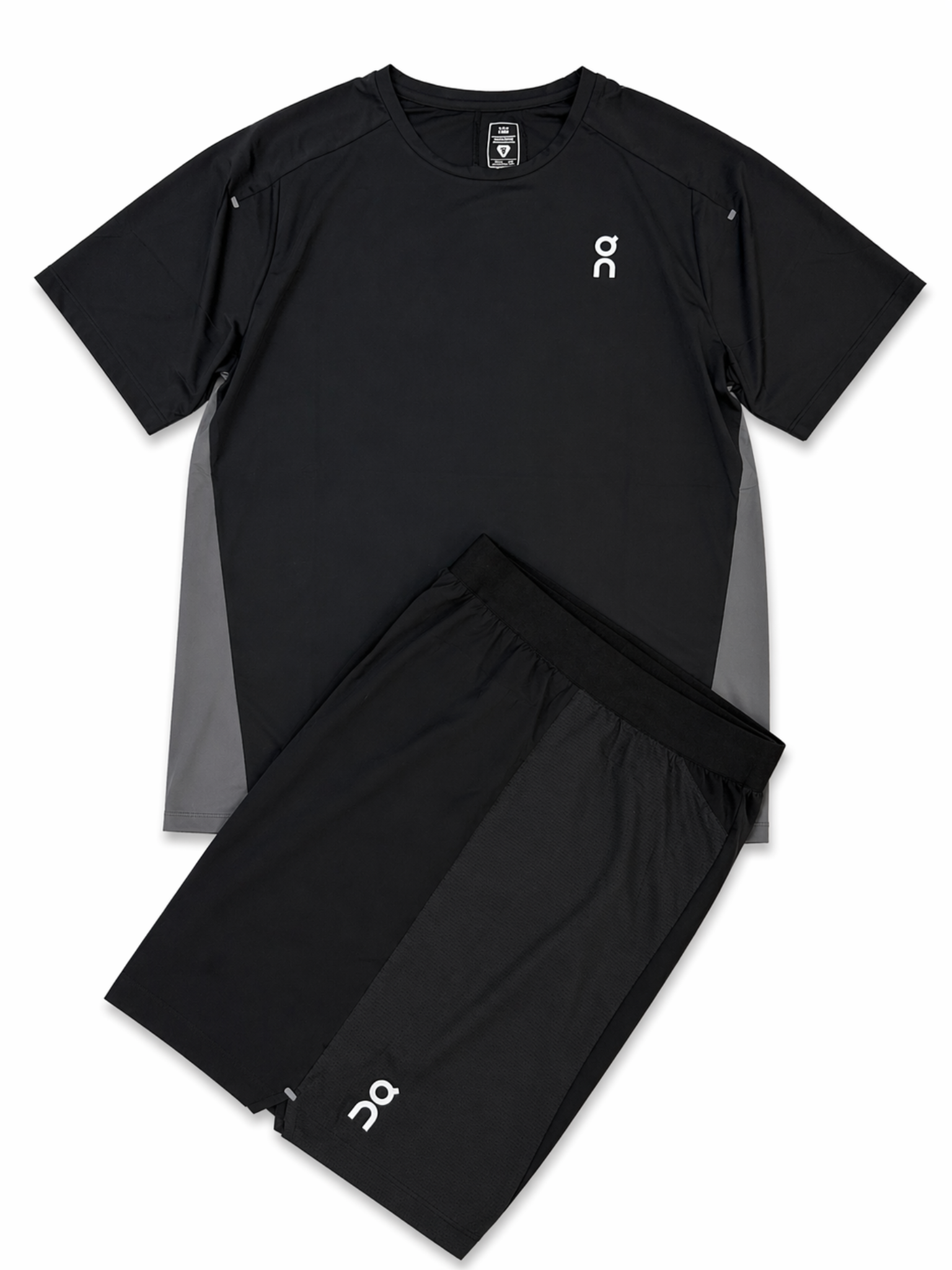 ENSEMBLE SHORT/t-shirt...